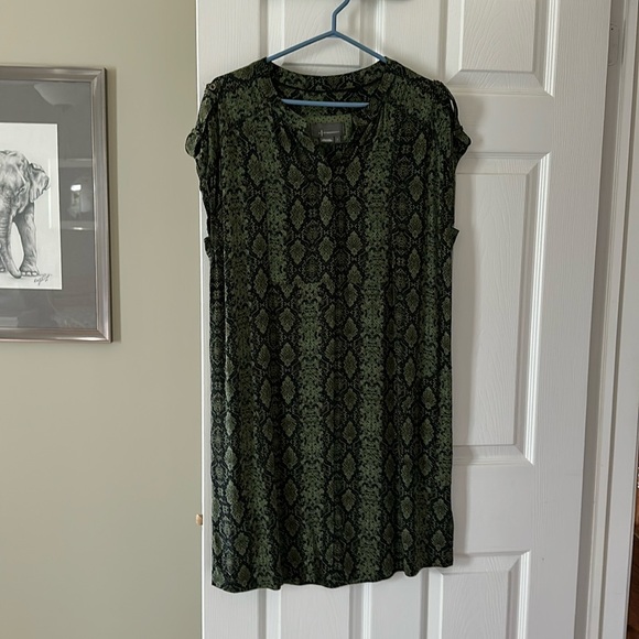 Anthropologie Dresses & Skirts - Anthropology Green/Black Dress